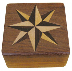 Kompass eingelassen in Holz